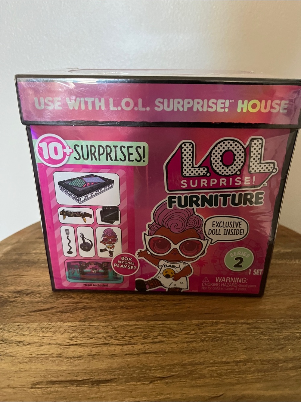 L.O.L. Surprise! Furniture Playset - Hot Pink & White